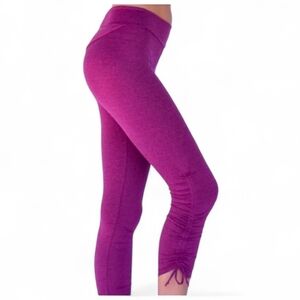 MIA BRAZILIA Black Cinched Cropped Leggings - Medium